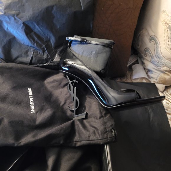 Open toe patent leather YSL designer heels - Picture 5 of 5